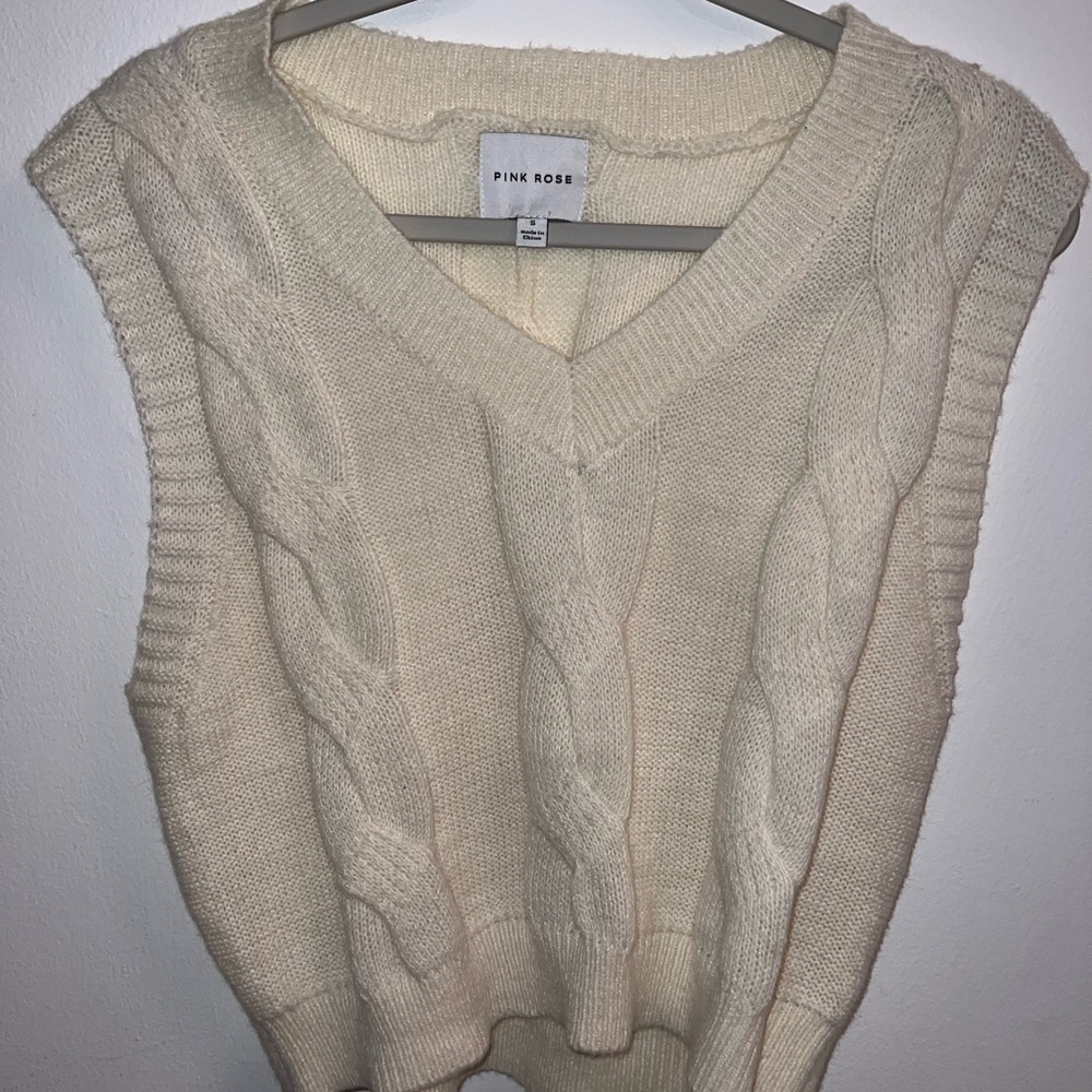 Pink Rose Women's V-Neck Cable Knit Sweater Vest - Cream